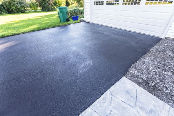 Blacktop Driveway Service in Lake Elsinore